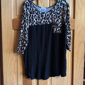Reborn J animal print/black top, 2XL, small pocket on left chest, 3/4 sleeves